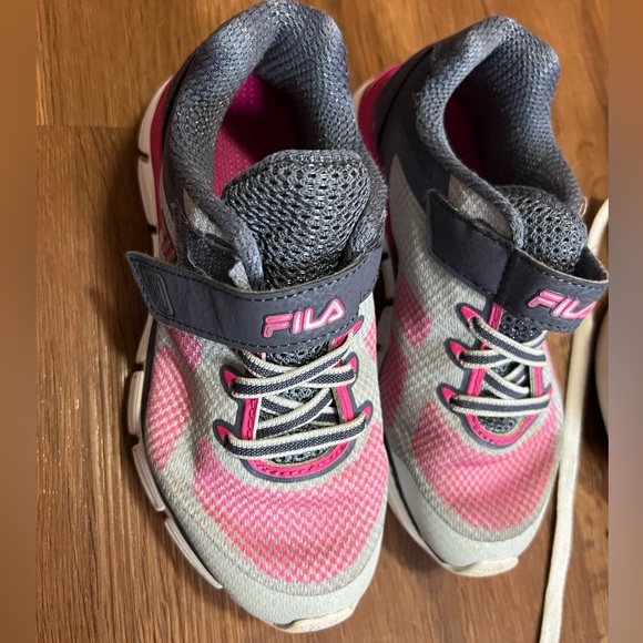 Filas - Picture 1 of 3